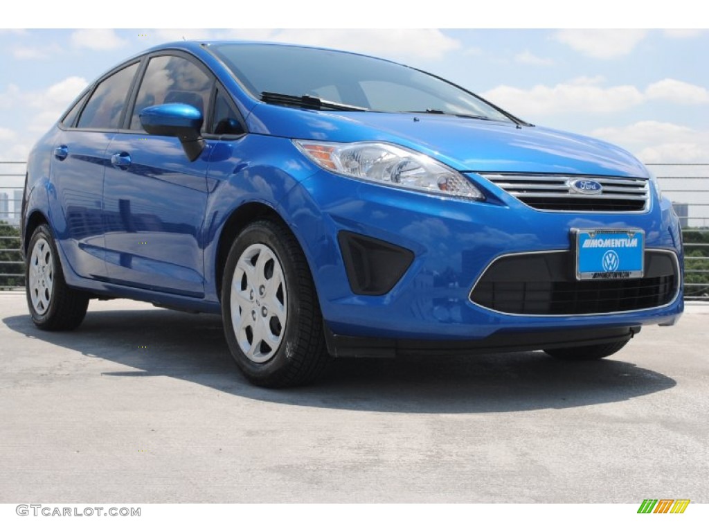 2011 Fiesta SE Sedan - Blue Flame Metallic / Charcoal Black/Blue Cloth photo #1