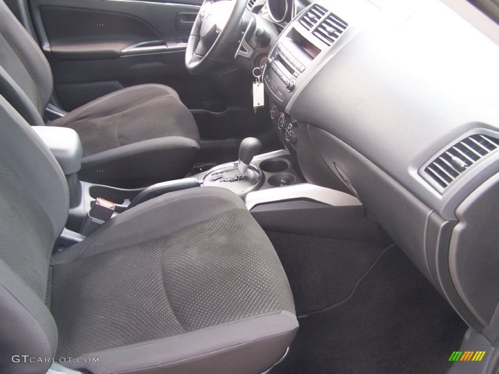 2013 Mitsubishi Outlander Sport ES 4WD Front Seat Photo #82089658