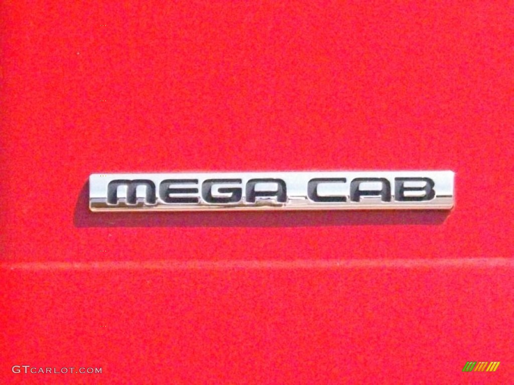 2006 Ram 2500 SLT Mega Cab 4x4 - Flame Red / Medium Slate Gray photo #18