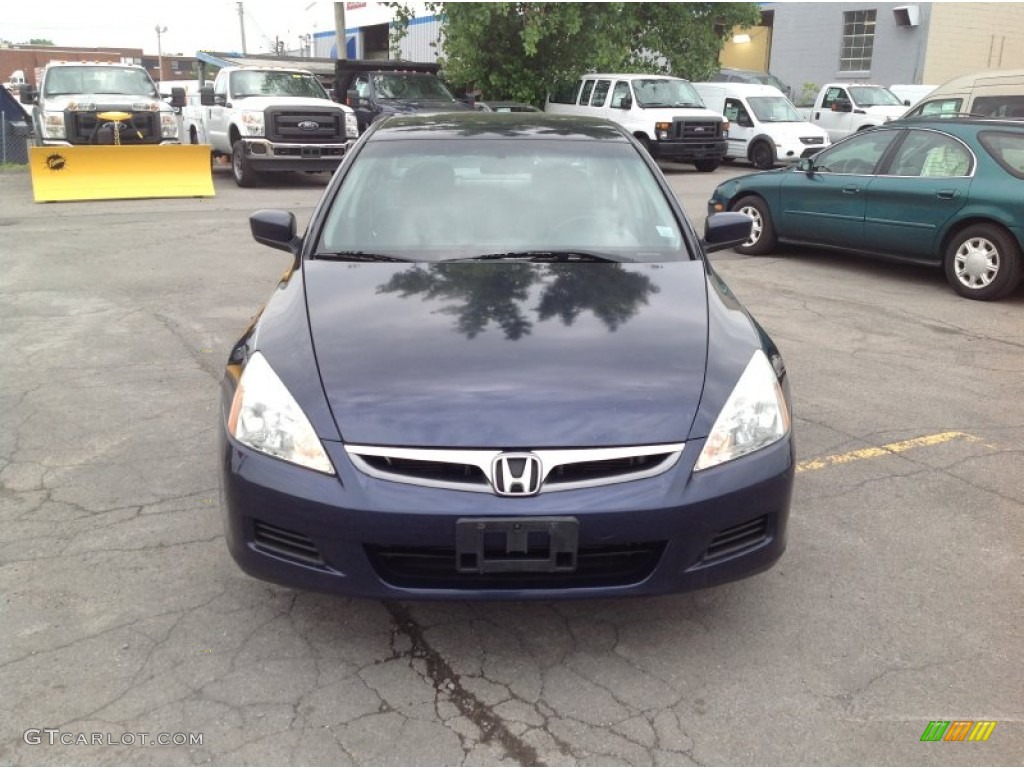 2006 Accord SE Sedan - Royal Blue Pearl / Gray photo #8