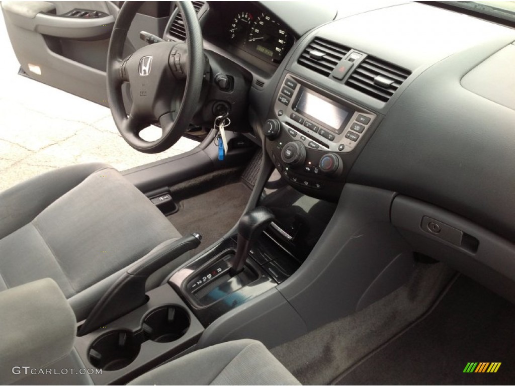 2006 Accord SE Sedan - Royal Blue Pearl / Gray photo #17