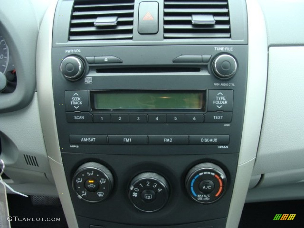 2010 Toyota Corolla LE Audio System Photo #82103459