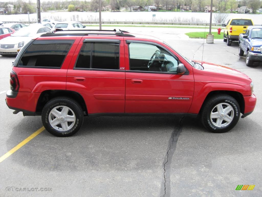 2002 TrailBlazer LTZ 4x4 - Victory Red / Dark Pewter photo #4