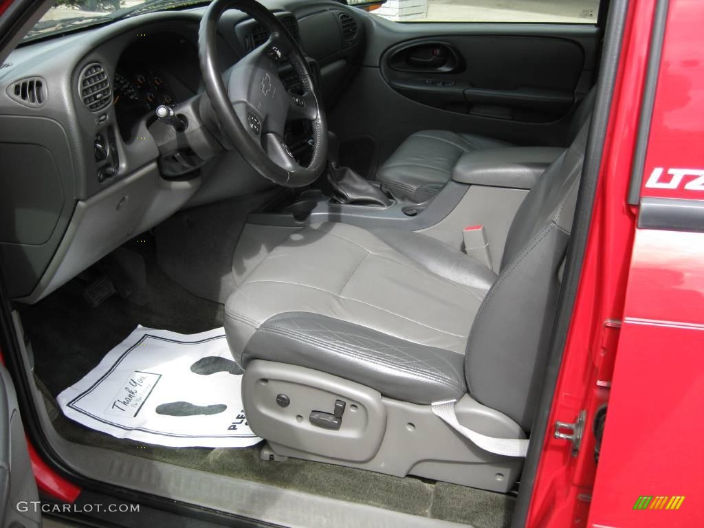 2002 TrailBlazer LTZ 4x4 - Victory Red / Dark Pewter photo #6