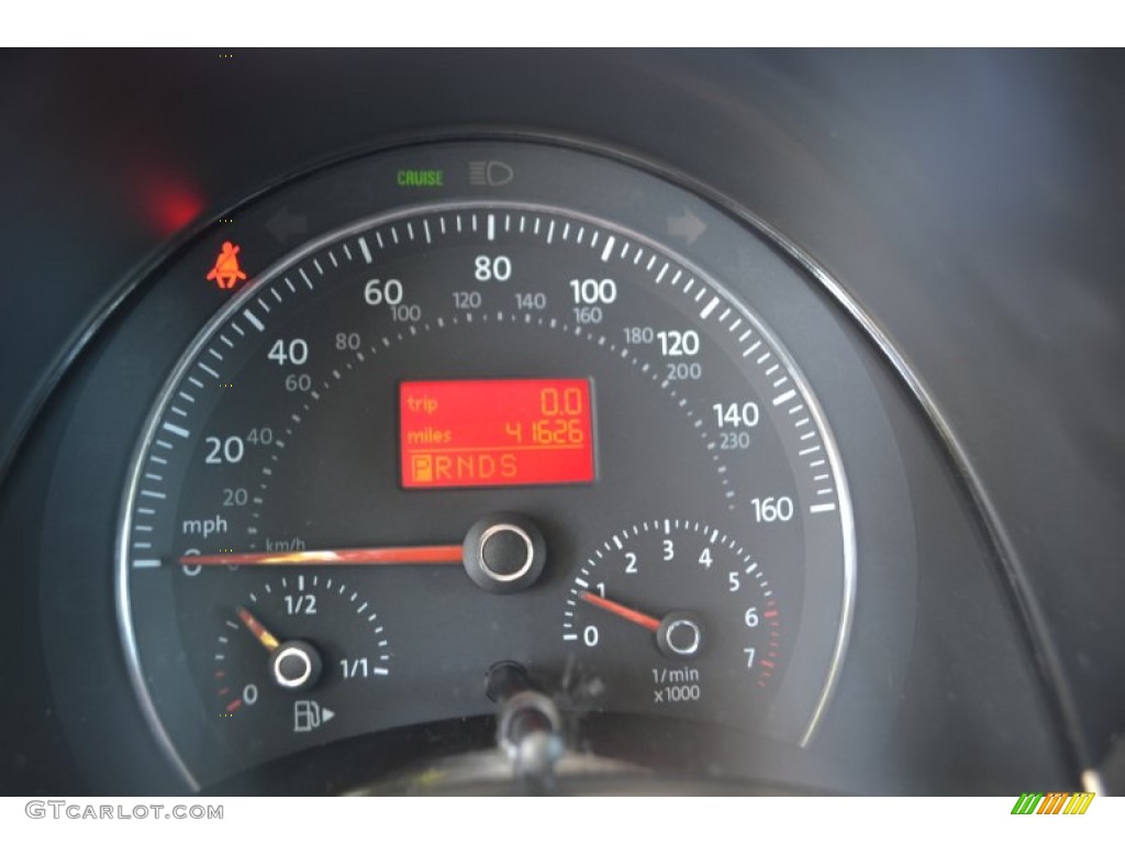 2006 Volkswagen New Beetle 2.5 Convertible Gauges Photo #82104718