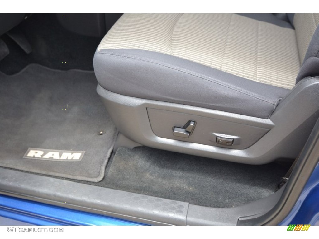 2011 Ram 1500 Big Horn Crew Cab 4x4 - Deep Water Blue Pearl / Dark Slate Gray/Medium Graystone photo #16