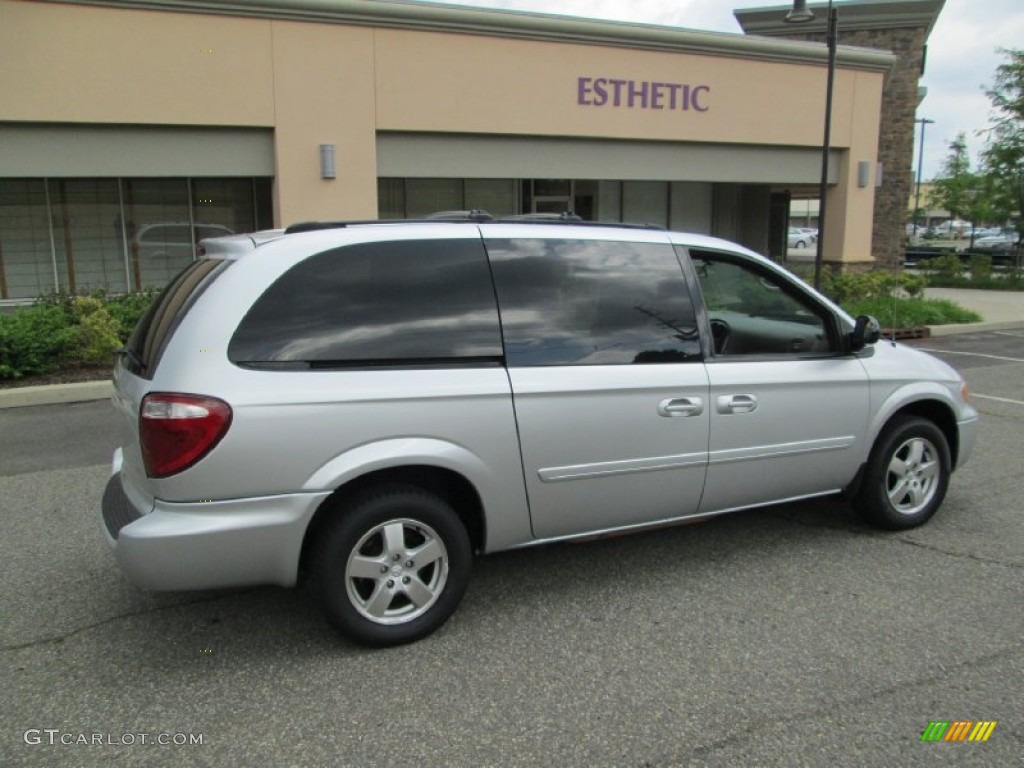 2005 Grand Caravan SXT - Bright Silver Metallic / Medium Slate Gray photo #9