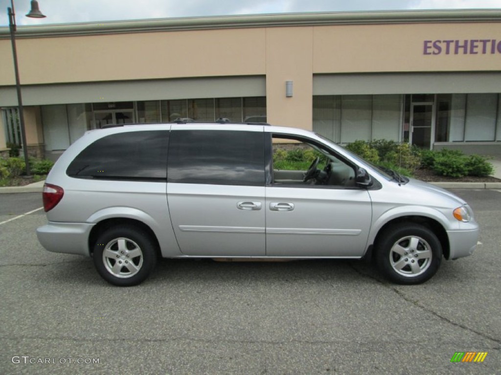 2005 Grand Caravan SXT - Bright Silver Metallic / Medium Slate Gray photo #10