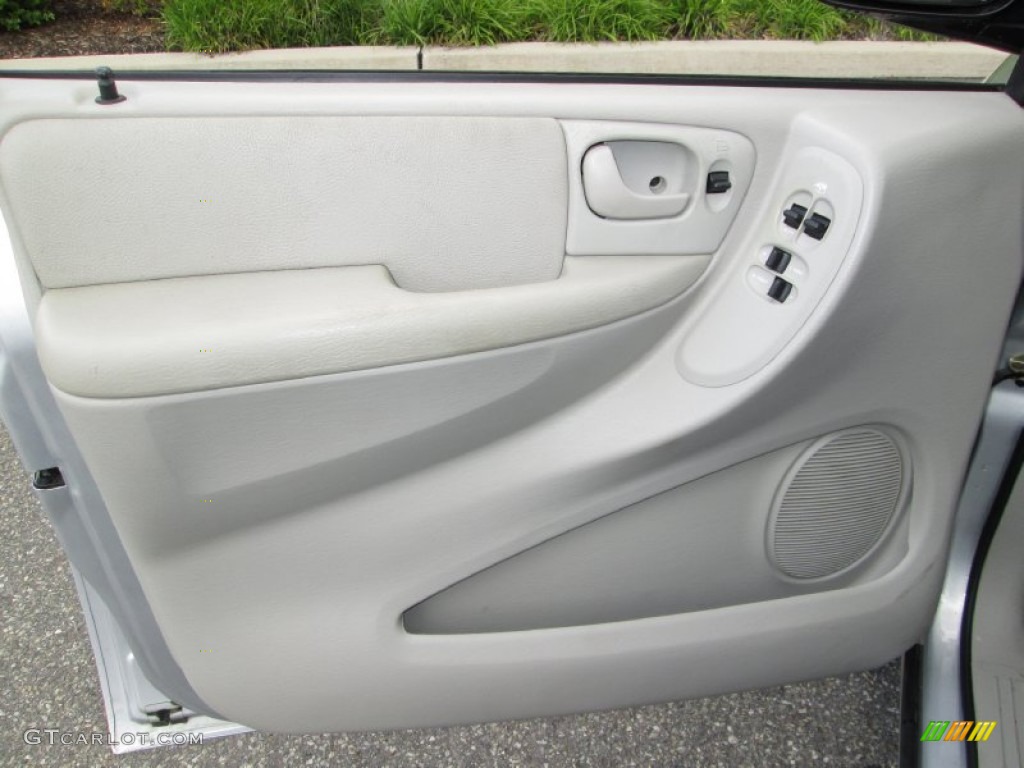 2005 Grand Caravan SXT - Bright Silver Metallic / Medium Slate Gray photo #29