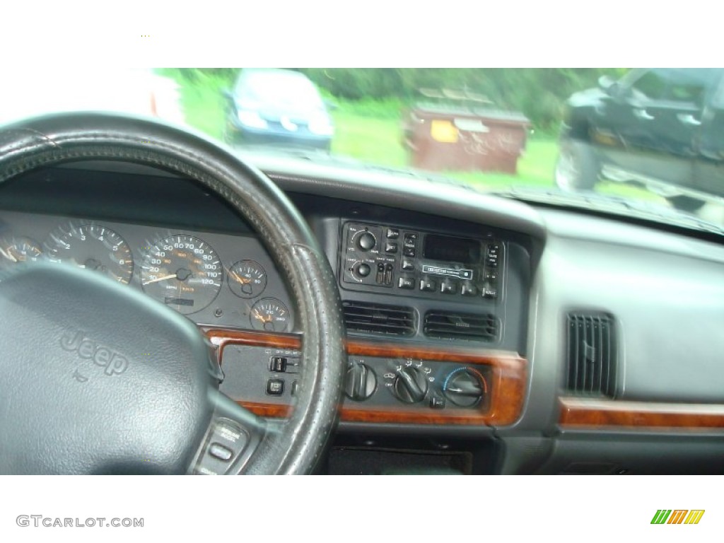 1998 Grand Cherokee Laredo - Char Gold Satin Glow / Black photo #15