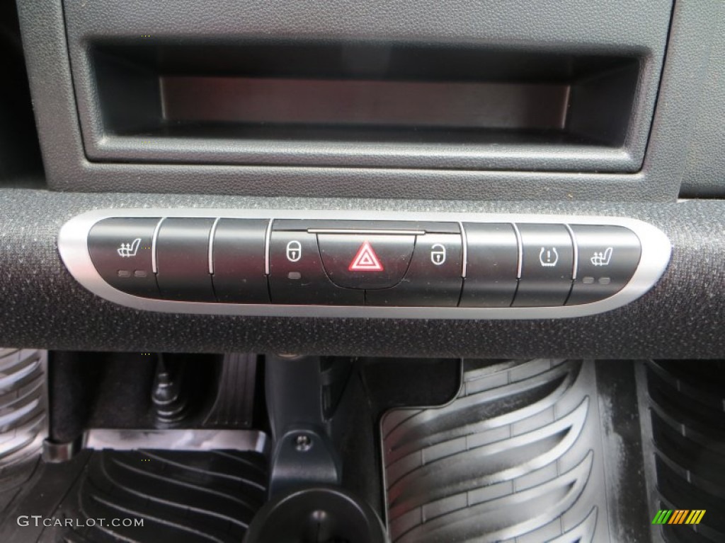 2009 Smart fortwo pure coupe Controls Photo #82109084