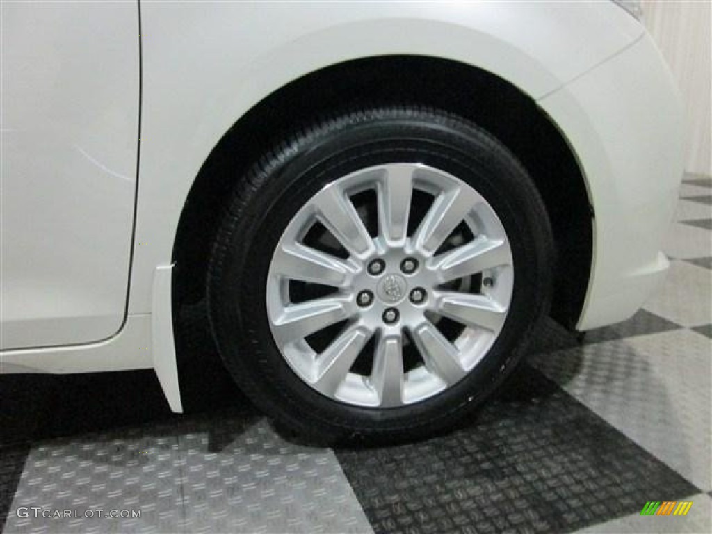 2012 Sienna XLE AWD - Super White / Light Gray photo #8