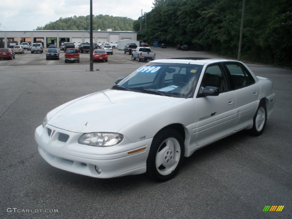 1997 Grand Am GT Sedan - Bright White / Taupe photo #12