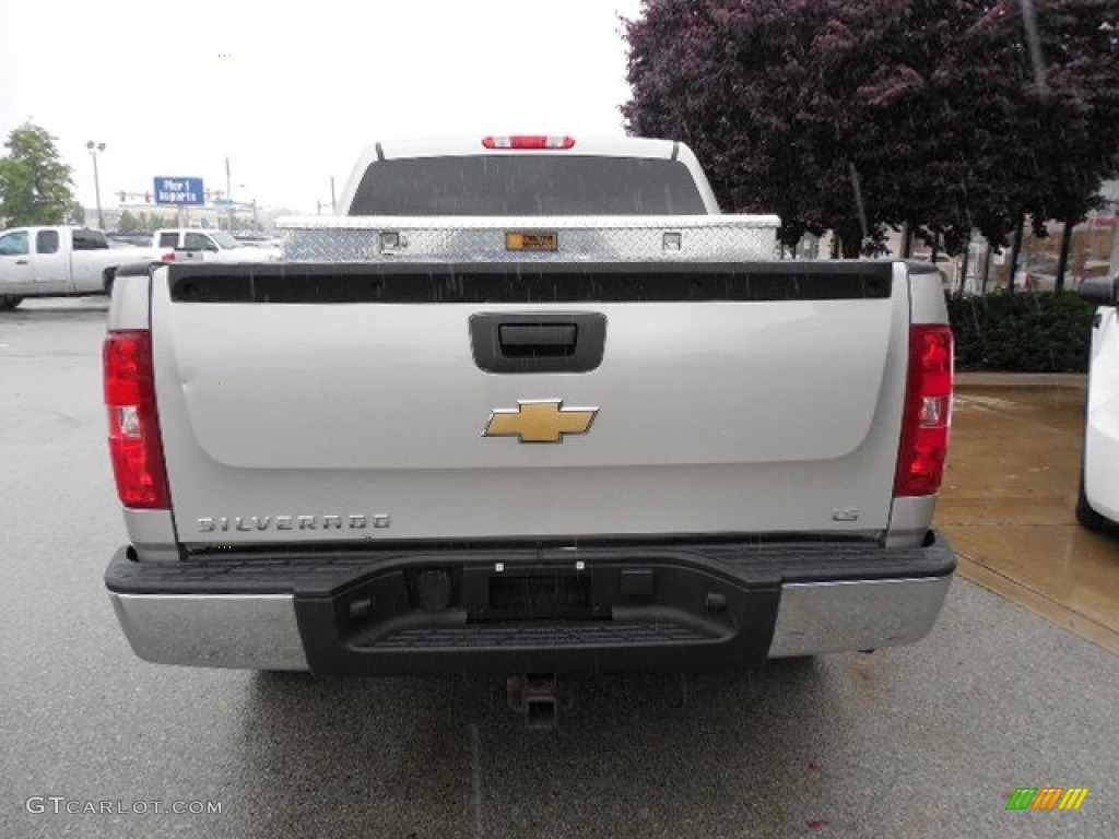 2009 Silverado 1500 LS Crew Cab 4x4 - Silver Birch Metallic / Dark Titanium photo #4