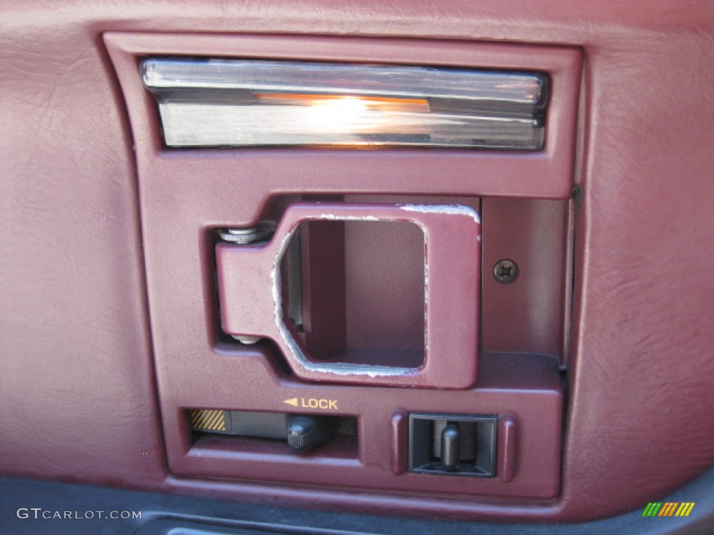 1993 Chevrolet Corvette 40th Anniversary Convertible Controls Photo #82117867