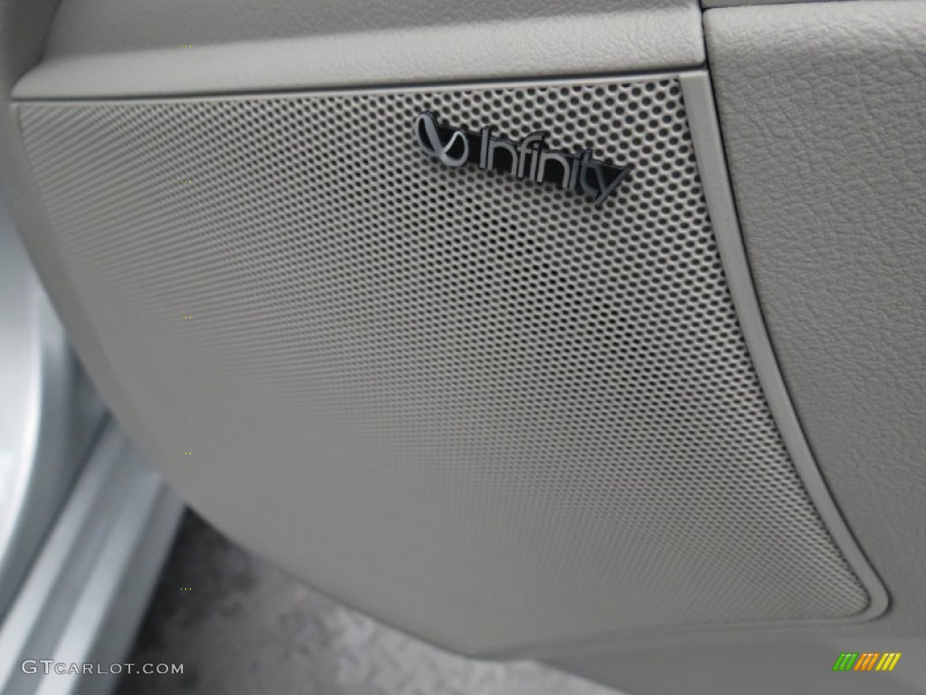 2011 Hyundai Azera Limited Audio System Photos