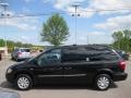 Brilliant Black - Town & Country Touring Signature Series Photo No. 2