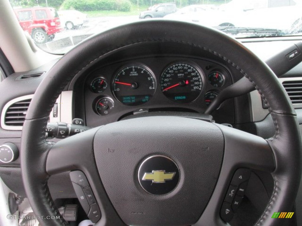 2010 Suburban LS 4x4 - Summit White / Ebony photo #17