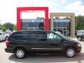 2006 Brilliant Black Chrysler Town & Country Touring Signature Series  photo #4