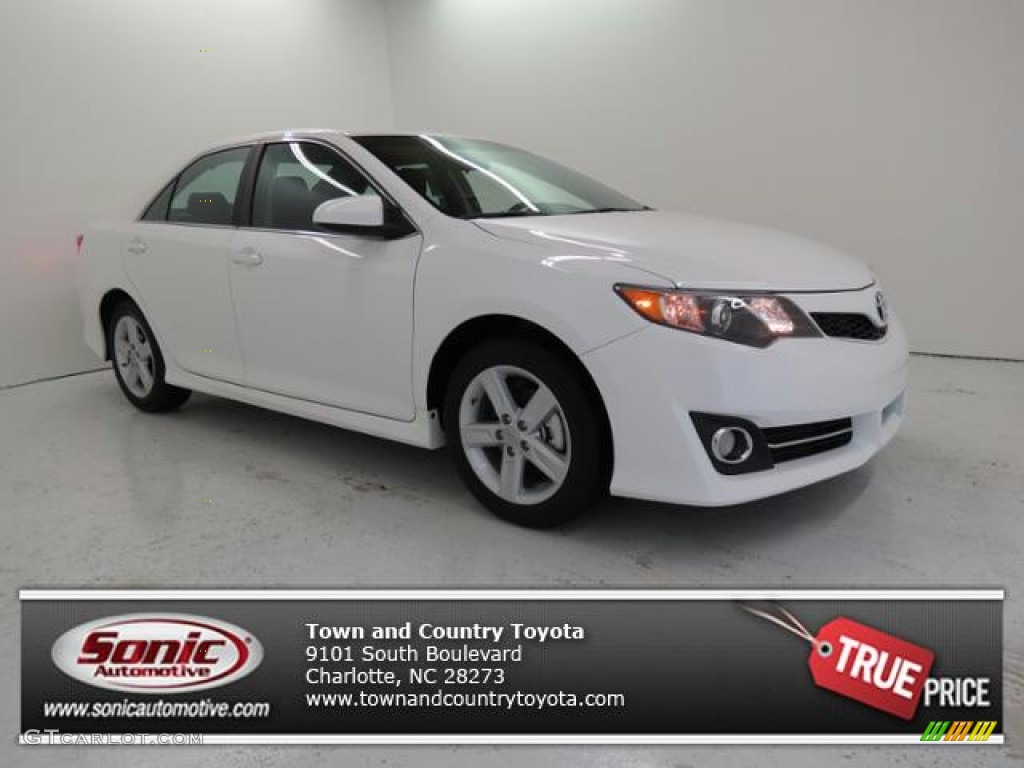 2013 Camry SE - Super White / Black photo #1