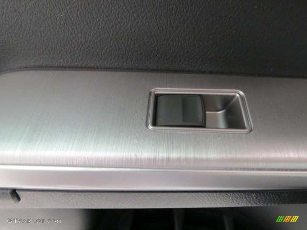 2013 Camry SE - Super White / Black photo #6