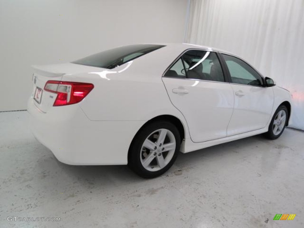 2013 Camry SE - Super White / Black photo #14