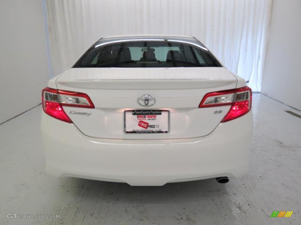 2013 Camry SE - Super White / Black photo #15