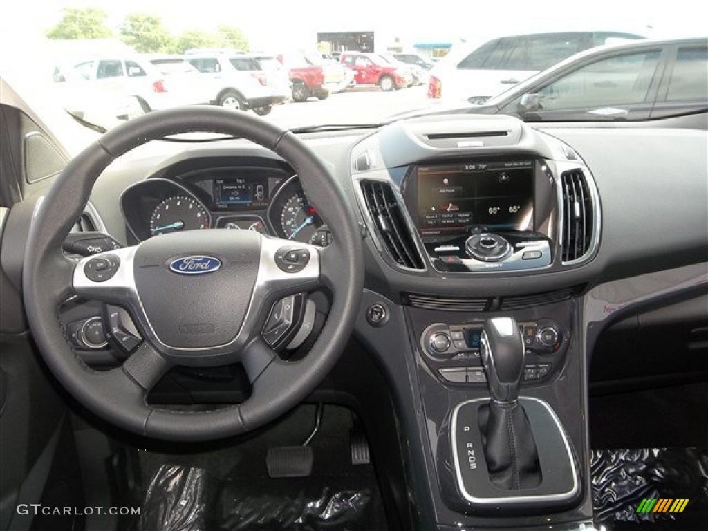 2013 Escape Titanium 2.0L EcoBoost - White Platinum Metallic Tri-Coat / Charcoal Black photo #16