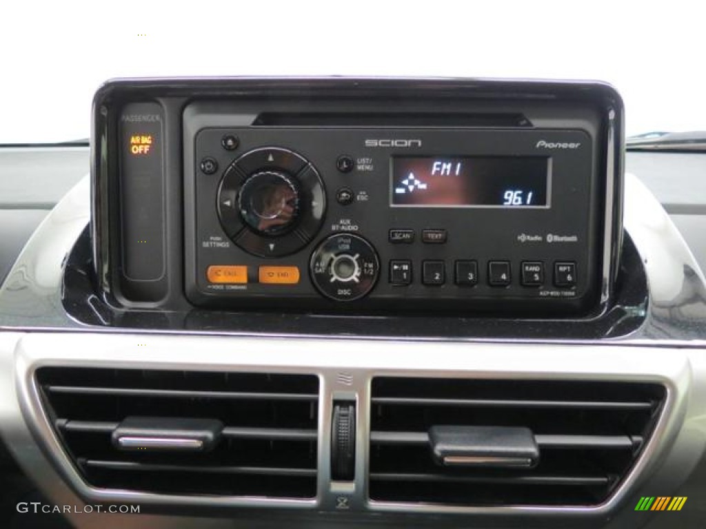 2013 Scion iQ Standard iQ Model Controls Photo #82121209