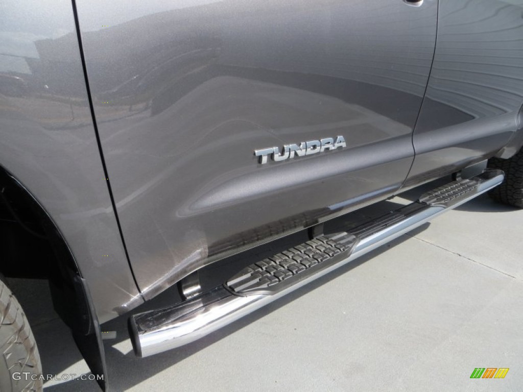 2013 Tundra SR5 CrewMax - Magnetic Gray Metallic / Black photo #11