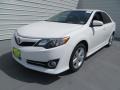 Super White - Camry SE Photo No. 7