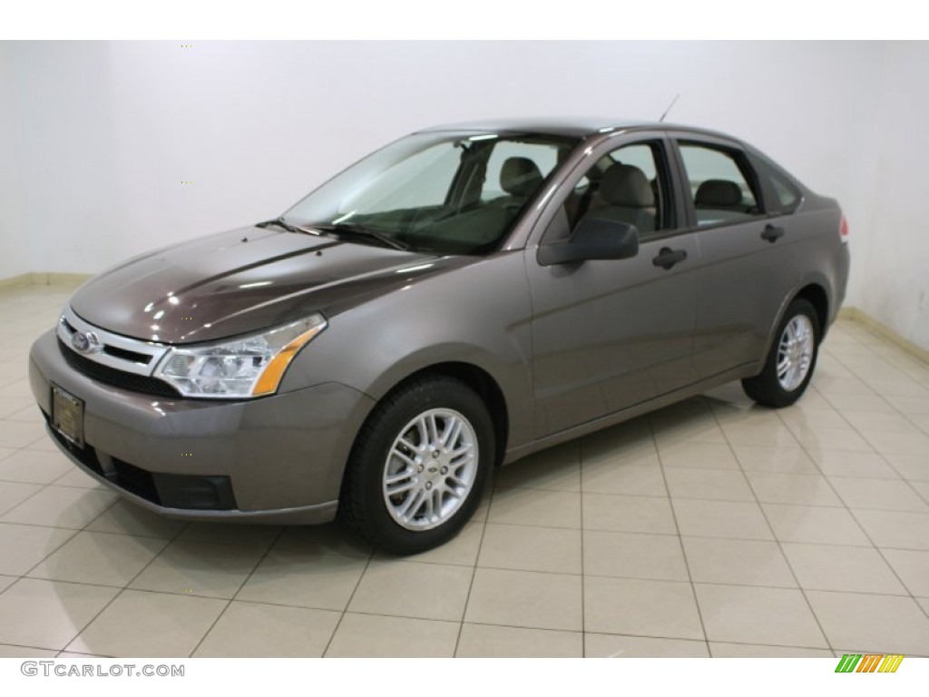 2009 Focus SE Sedan - Sterling Grey Metallic / Medium Stone photo #3