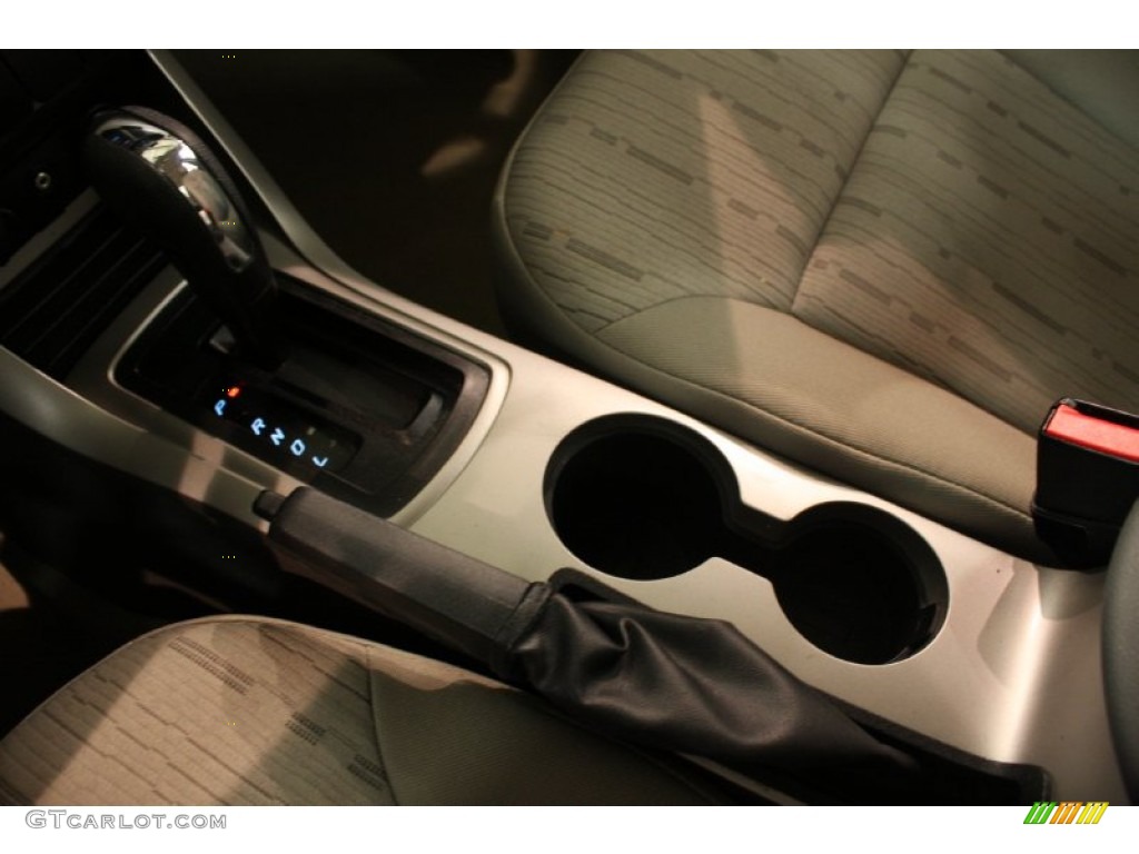 2009 Focus SE Sedan - Sterling Grey Metallic / Medium Stone photo #9