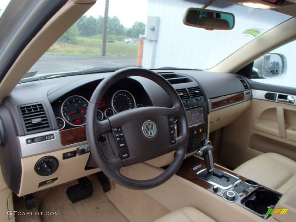 Pure Beige Interior 2009 Volkswagen Touareg 2 VR6 Photo #82126438