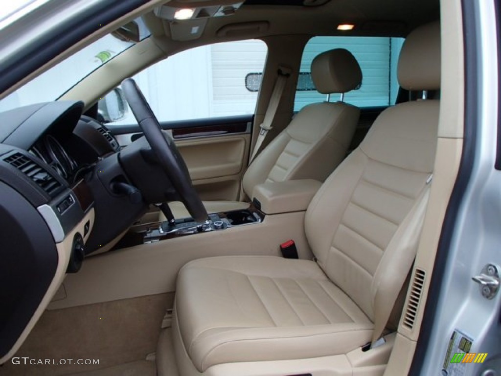 2009 Volkswagen Touareg 2 VR6 Front Seat Photos