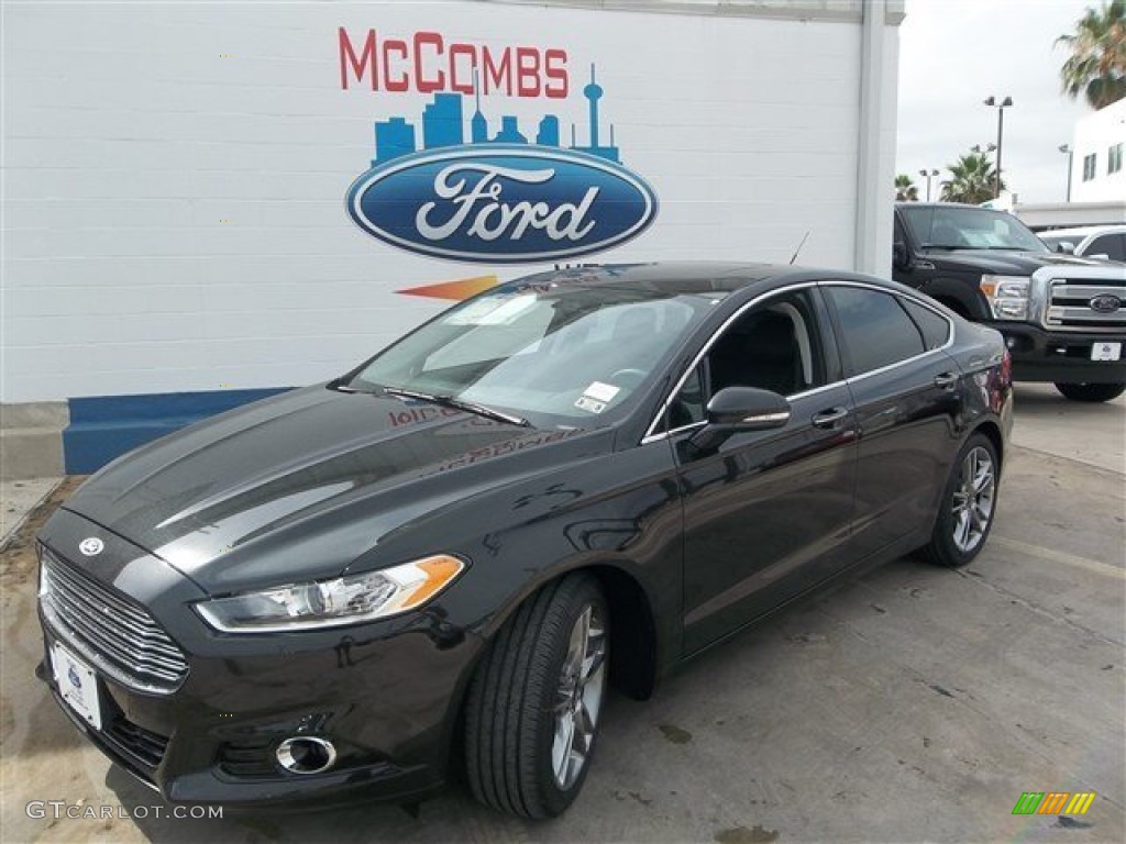 2013 Fusion Titanium - Tuxedo Black Metallic / Charcoal Black photo #2