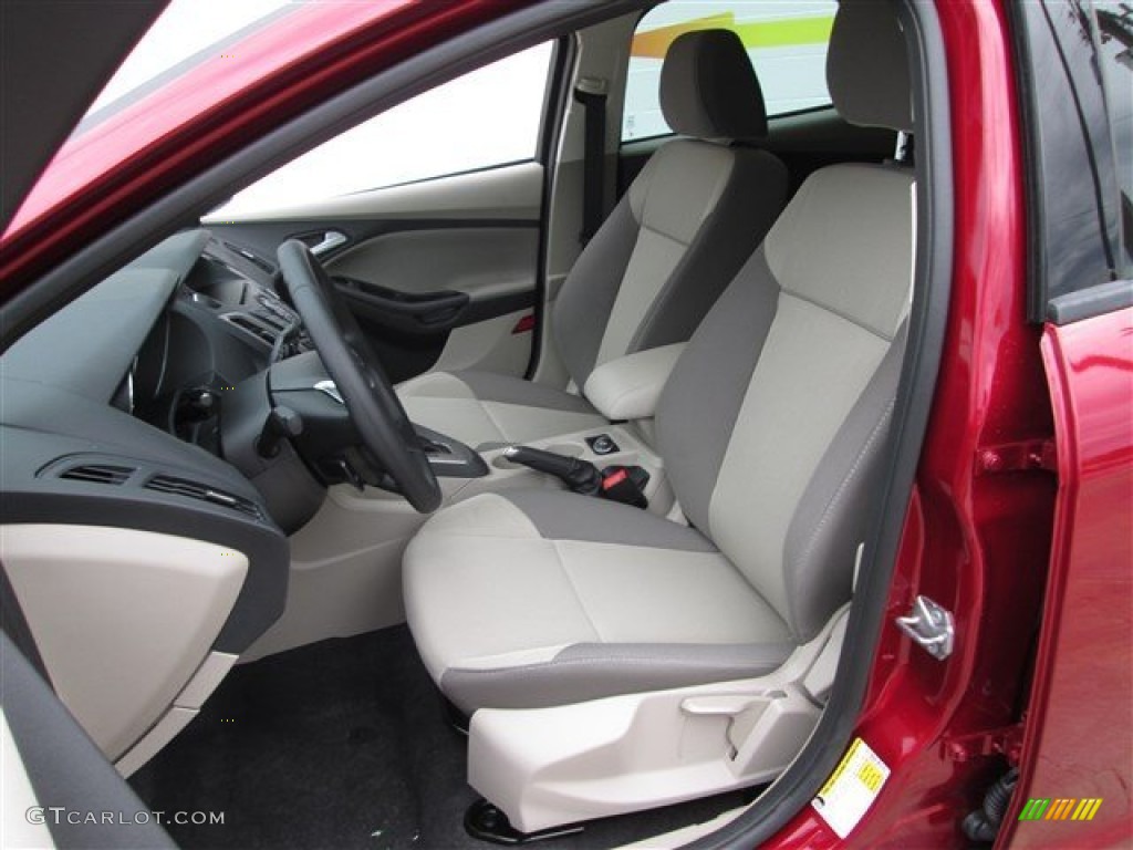 2013 Focus SE Hatchback - Ruby Red / Medium Light Stone photo #19