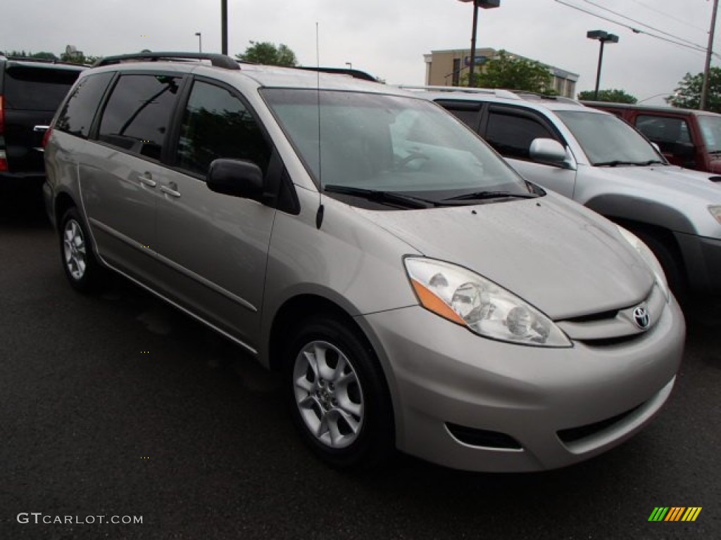 2006 Sienna LE AWD - Silver Shadow Pearl / Stone Gray photo #1