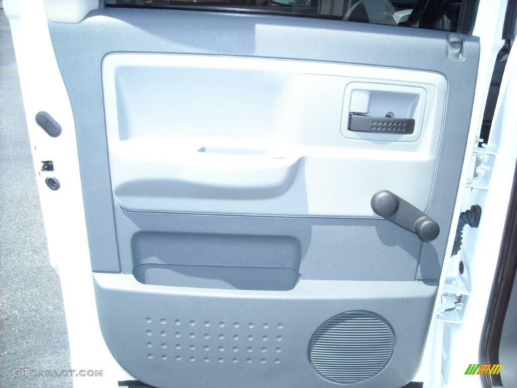 2005 Dakota ST Quad Cab - Bright White / Medium Slate Gray photo #15