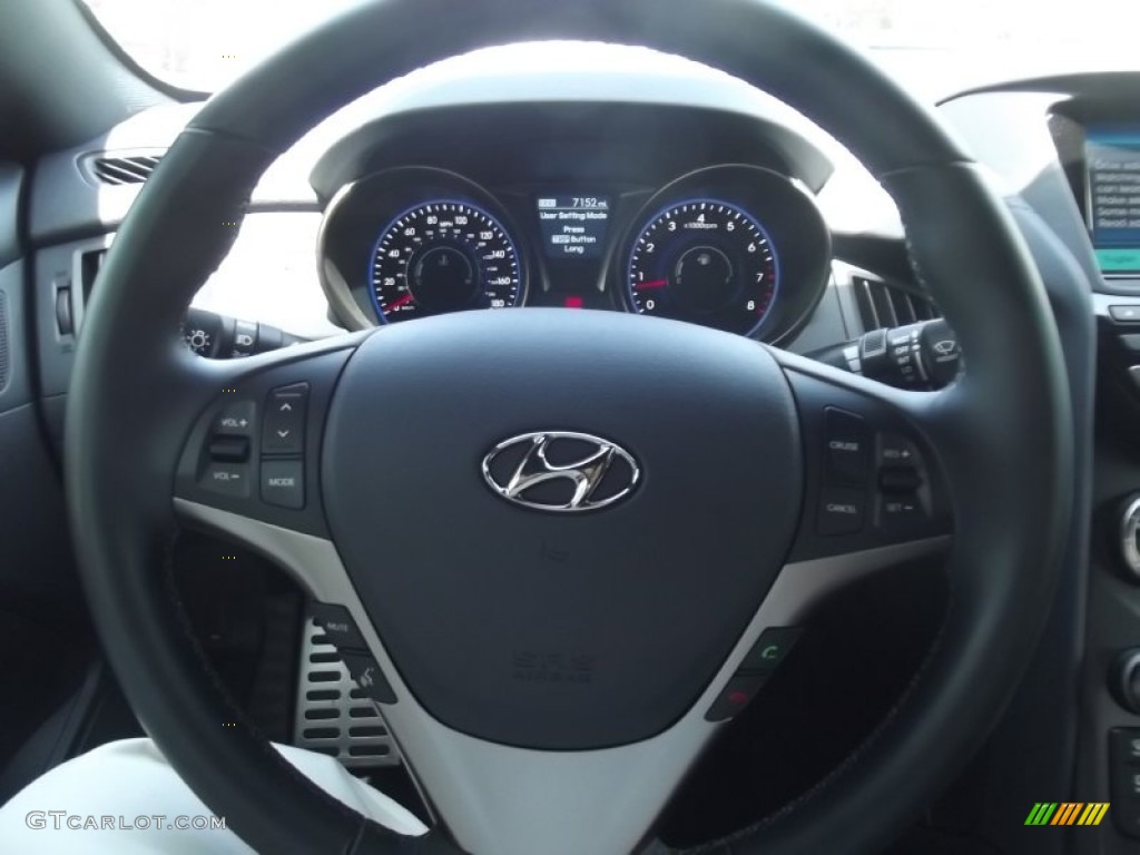 2013 Hyundai Genesis Coupe 3.8 Track Steering Wheel Photos