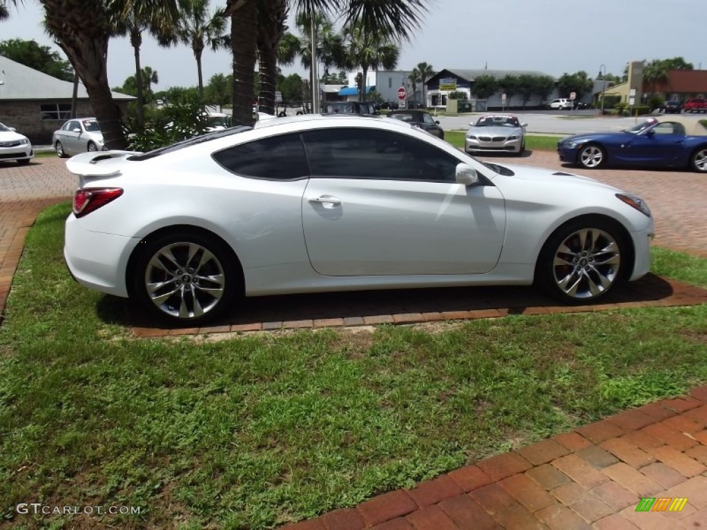 2013 Genesis Coupe 3.8 Track - White Satin Pearl / Black Leather photo #23