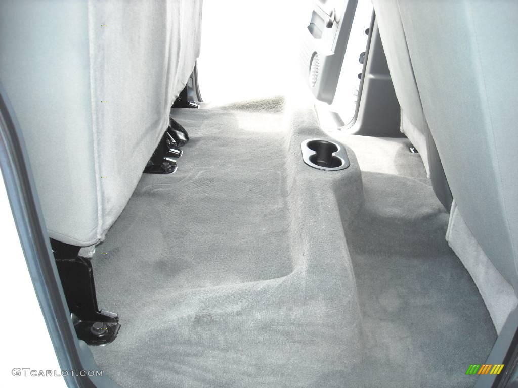 2005 Dakota ST Quad Cab - Bright White / Medium Slate Gray photo #26