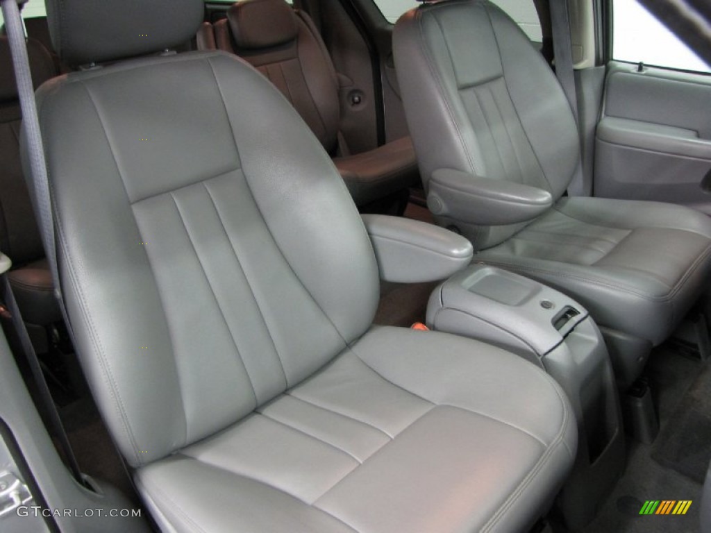 2007 Chrysler Town & Country Touring Rear Seat Photo #82131107