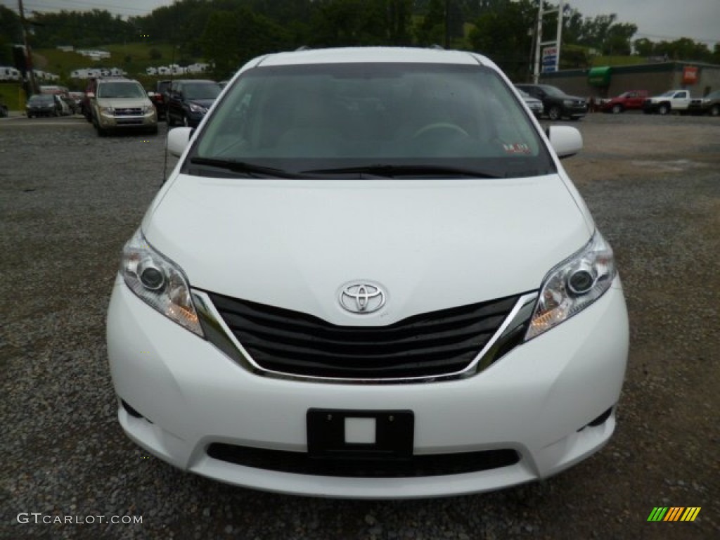 2011 Sienna LE AWD - Super White / Bisque photo #2