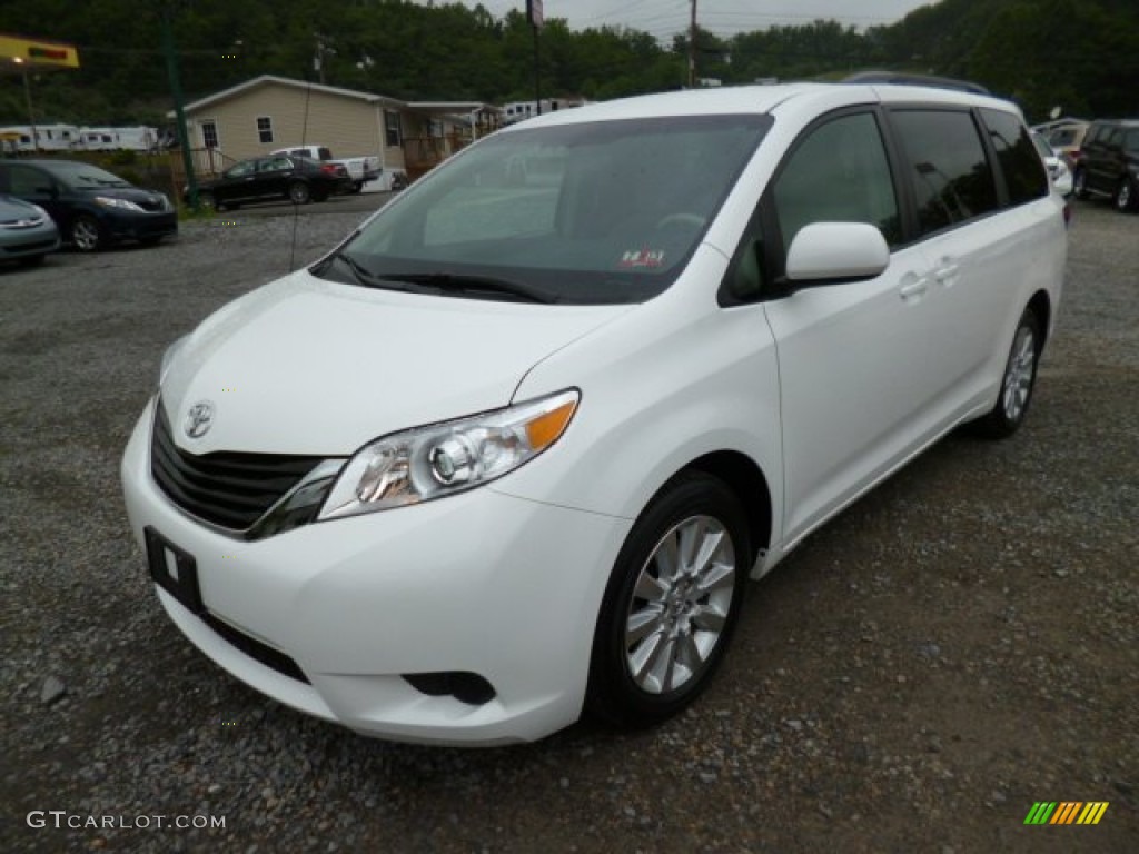 2011 Sienna LE AWD - Super White / Bisque photo #3