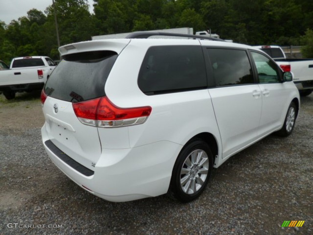 2011 Sienna LE AWD - Super White / Bisque photo #7