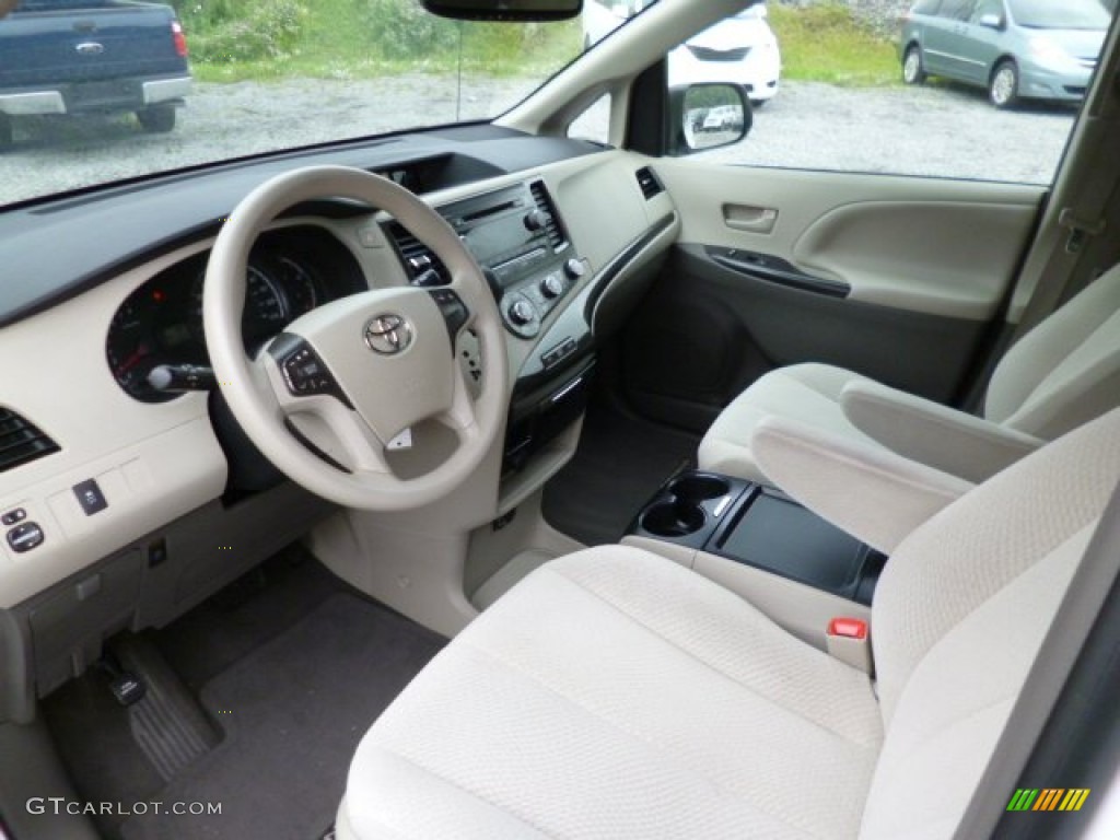 2011 Sienna LE AWD - Super White / Bisque photo #11