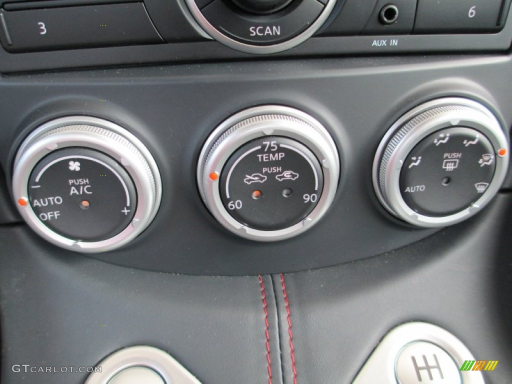 2012 Nissan 370Z NISMO Coupe Controls Photo #82137355