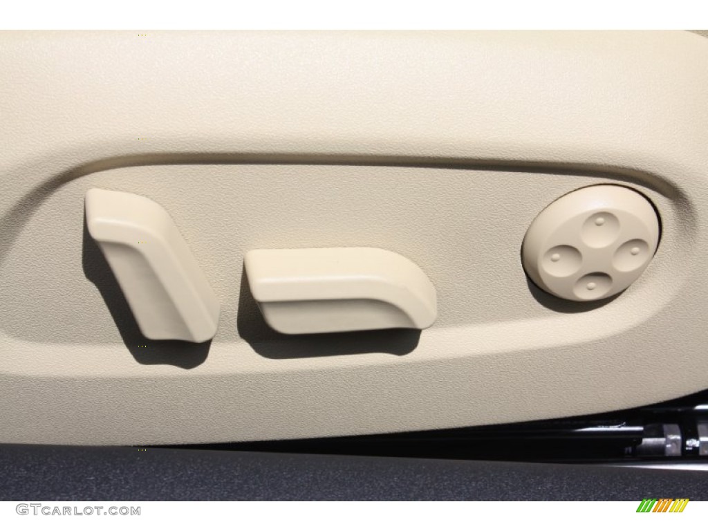 2013 Audi TT 2.0T quattro Coupe Controls Photo #82137985