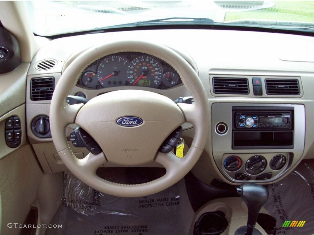2006 Ford Focus ZX4 SES Sedan Dark Pebble/Light Pebble Dashboard Photo #82138658
